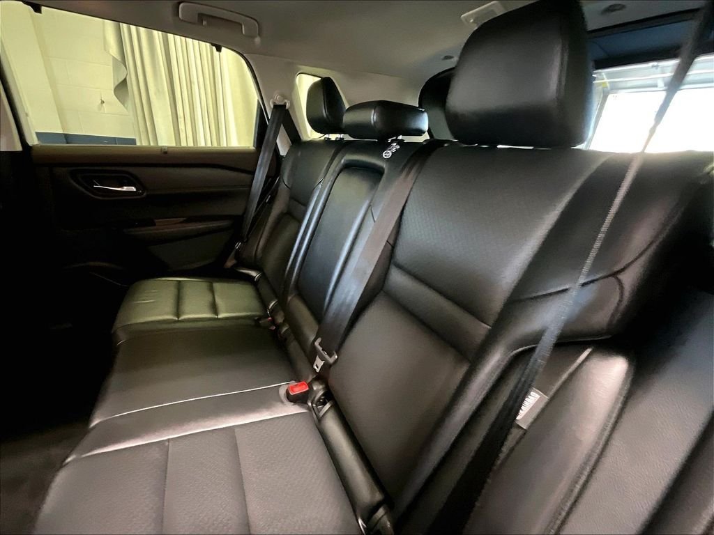 Used 2023 Nissan Rogue SV w/ SV Premium B Package AWD/4WD image 15