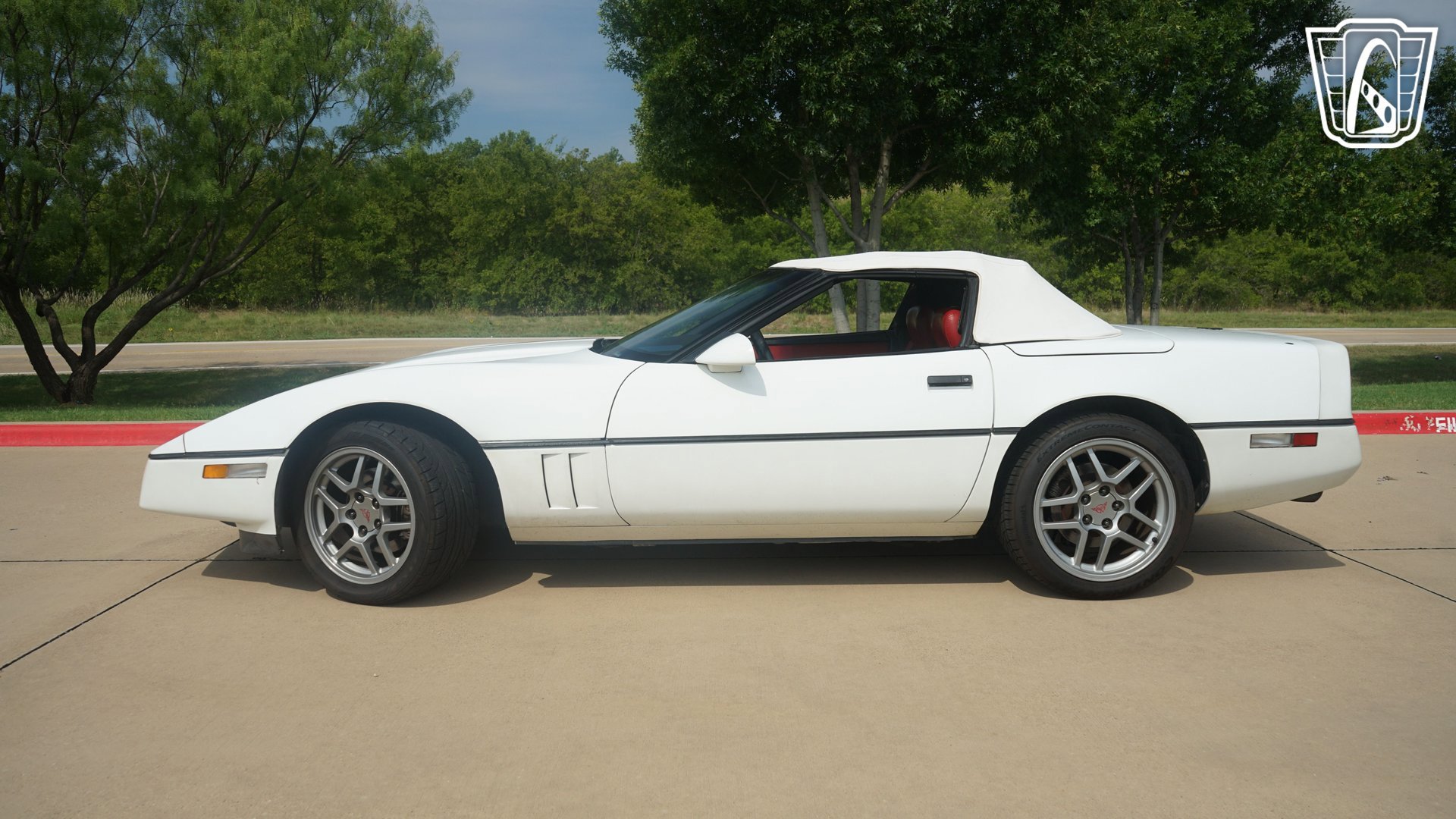Used 1989 Chevrolet Corvette Convertible image 7