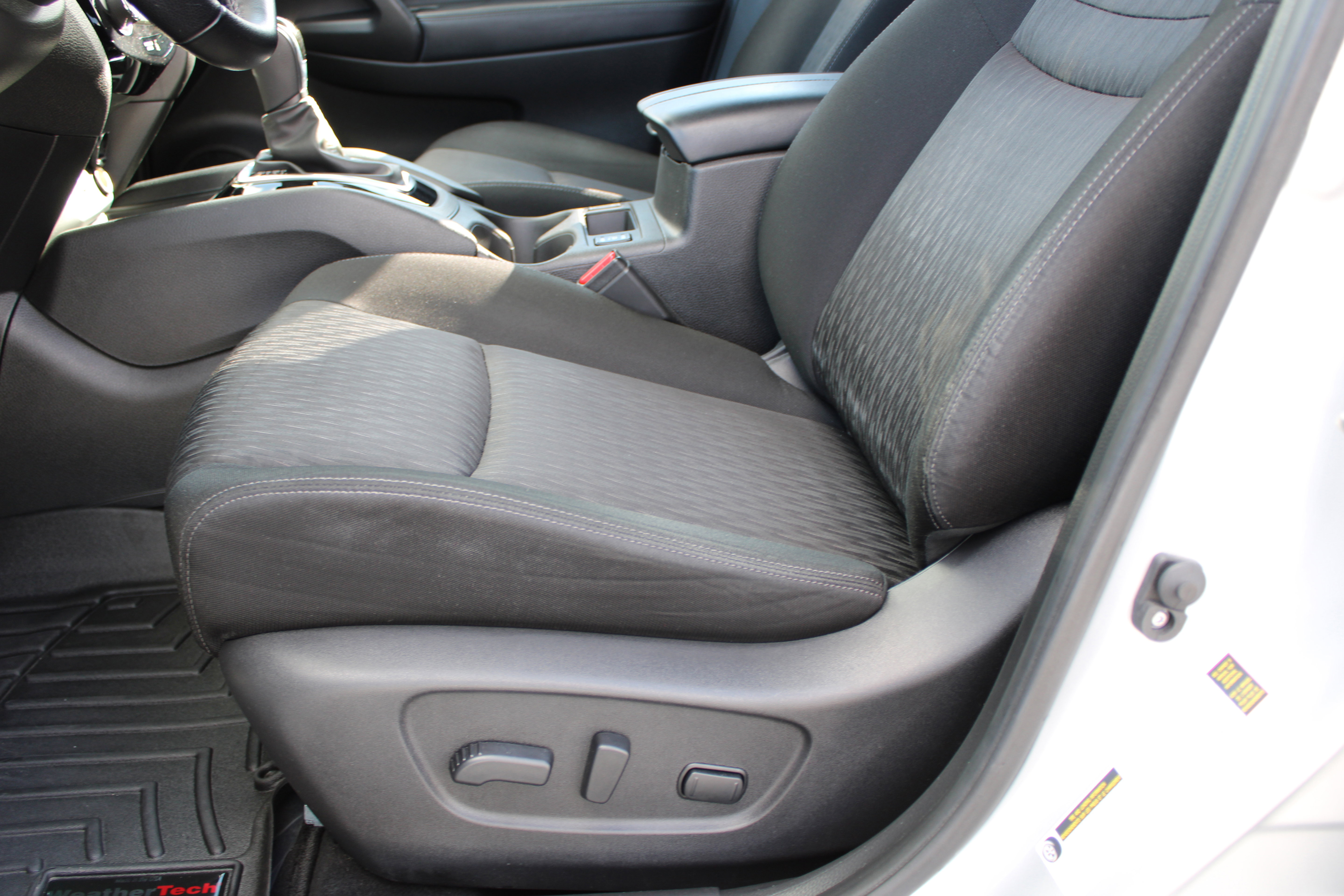 Used 2020 Nissan Rogue SV image 17