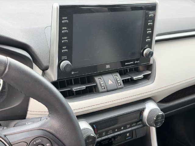 Used 2022 Toyota RAV4 Limited AWD/4WD image 8