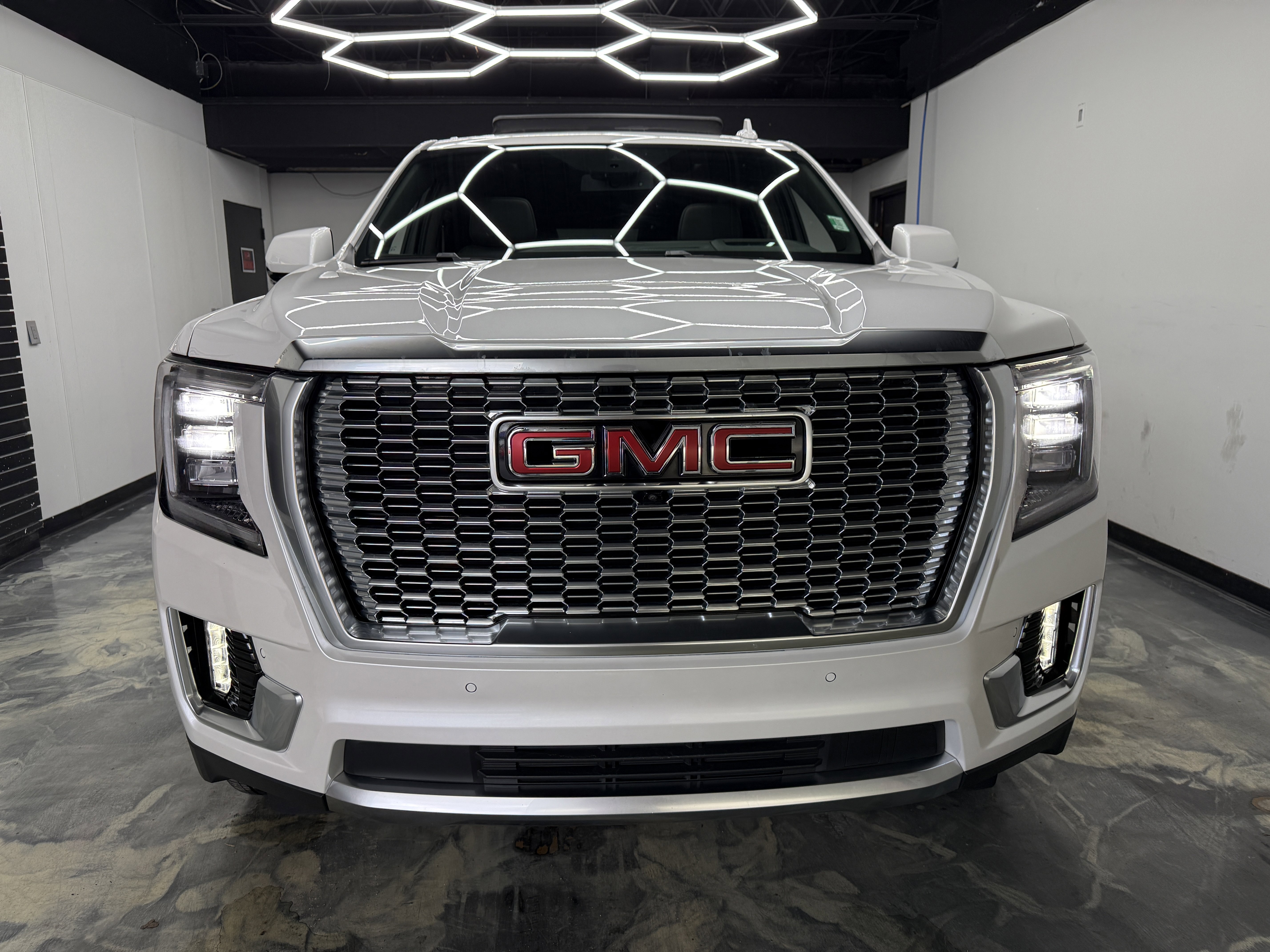 Used 2024 GMC Yukon Denali image 9
