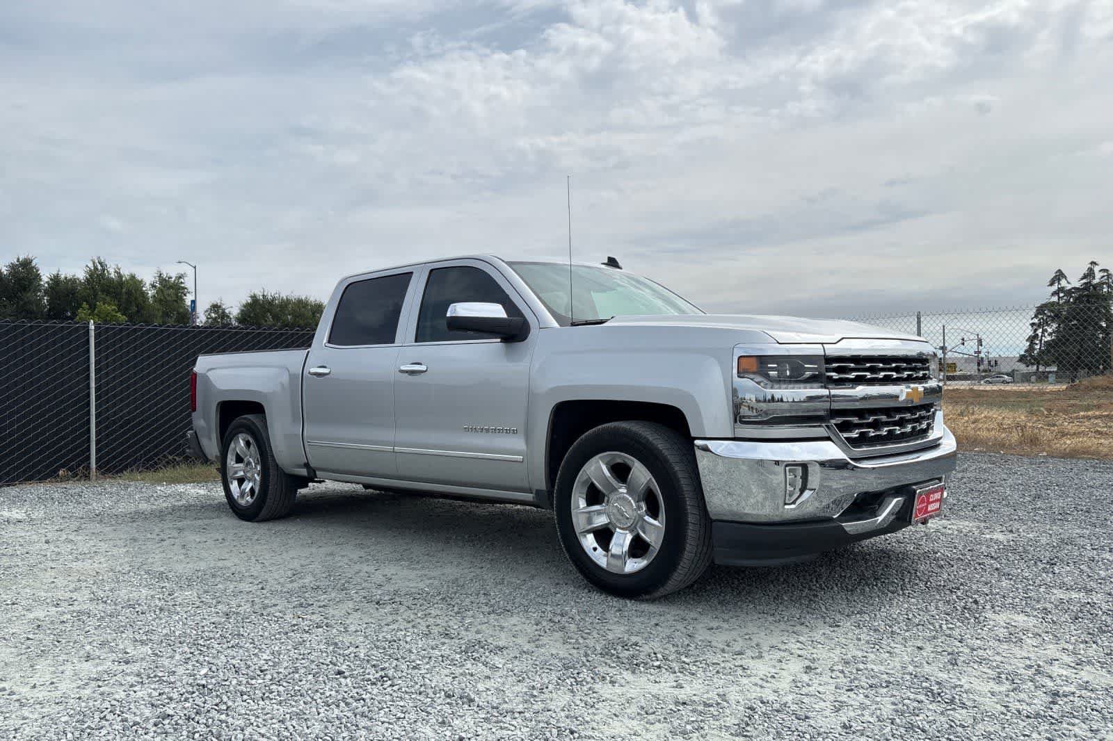 Used 2018 Chevrolet Silverado 1500 LTZ w/ Sport Package AWD/4WD image 10