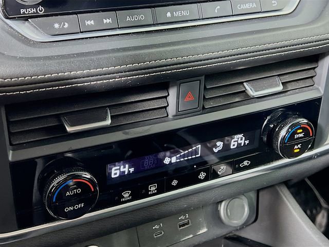 Used 2023 Nissan Rogue SV image 11