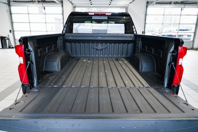 Used 2025 Chevrolet Silverado 1500 High Country w/ Midnight Edition image 8