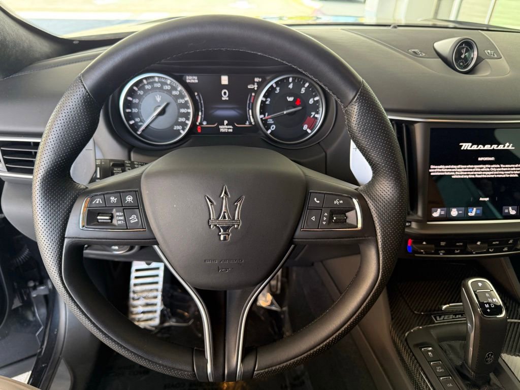Used 2024 Maserati Levante Trofeo AWD/4WD image 23