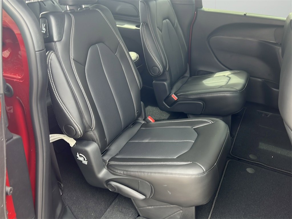 New 2025 Chrysler Pacifica Select image 26