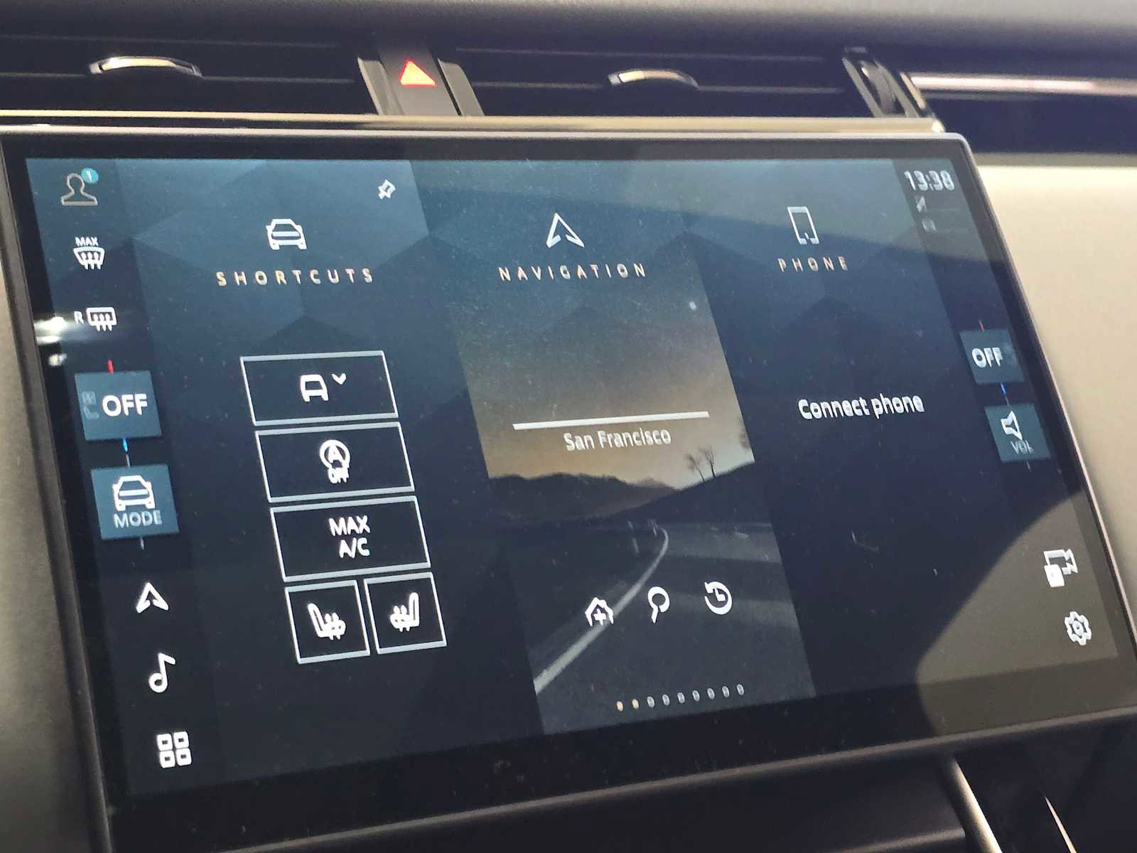 New 2026 Land Rover Range Rover Velar Dynamic SE image 27