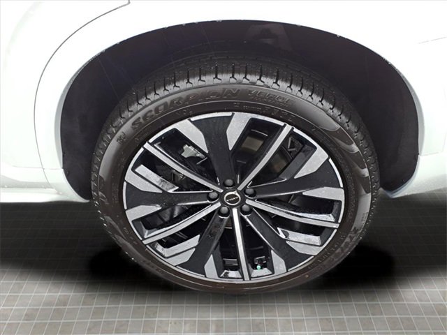 New 2026 Volvo XC90 B6 Plus w/ Protection Package Premier image 7