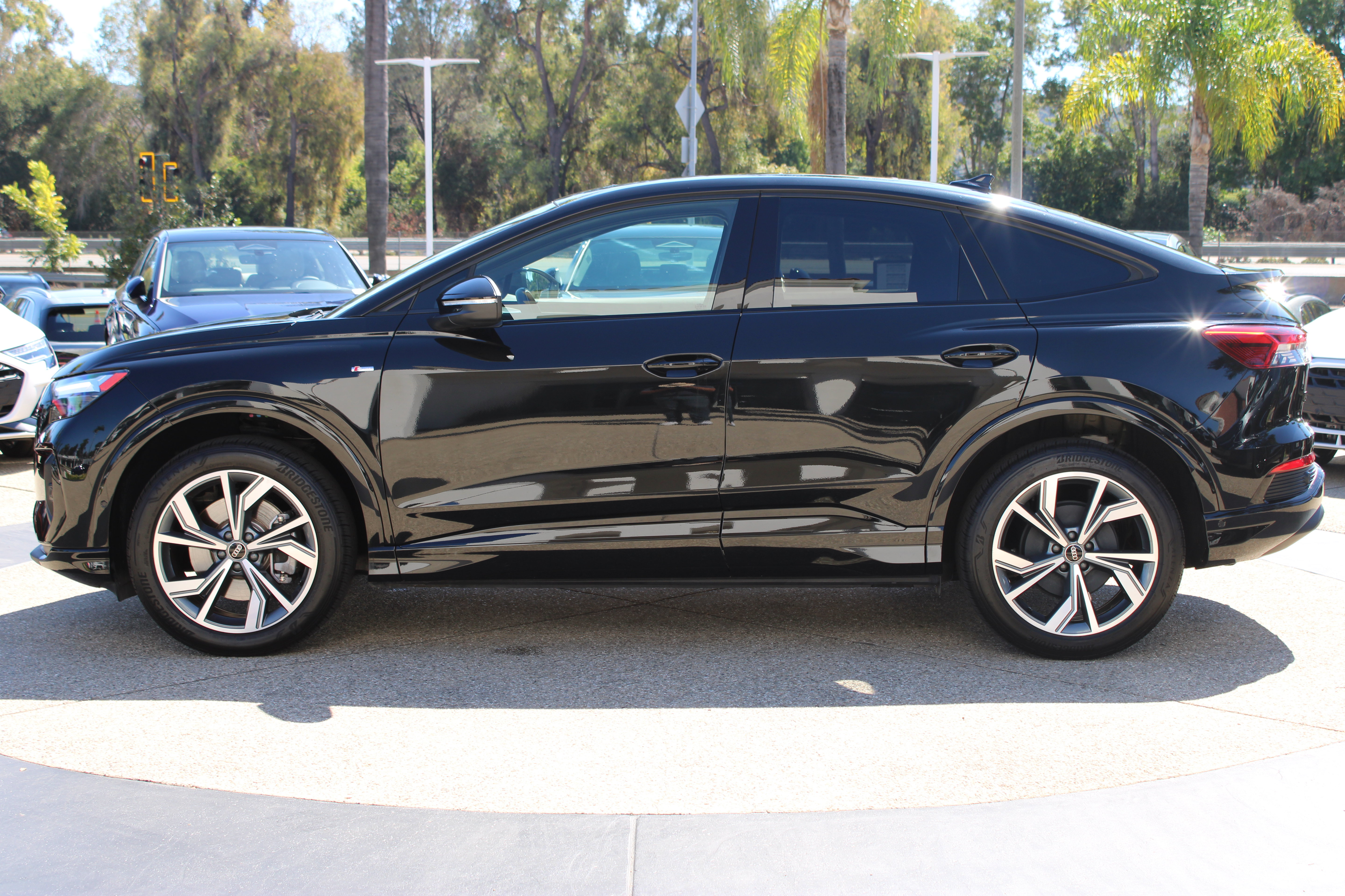 Used 2023 Audi Q4 e-tron Premium Plus w/ Premium Plus AWD/4WD image 2