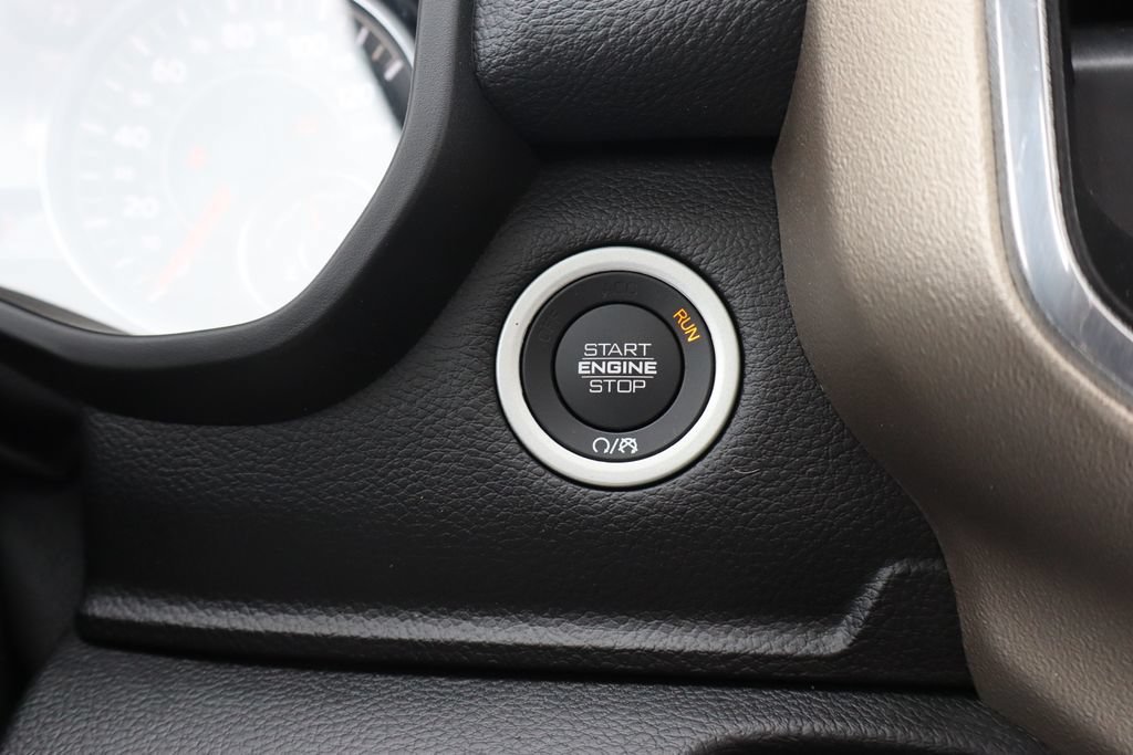 Used 2019 RAM 1500 Laramie AWD/4WD image 16