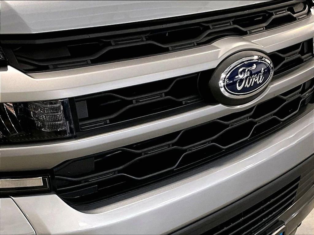 Used 2024 Ford Expedition XLT AWD/4WD image 33