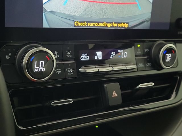 Used 2023 Toyota Highlander XLE FWD image 33