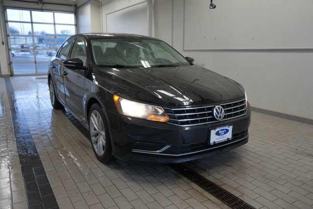 Used 2019 Volkswagen Passat 2.0T Wolfsburg image 15