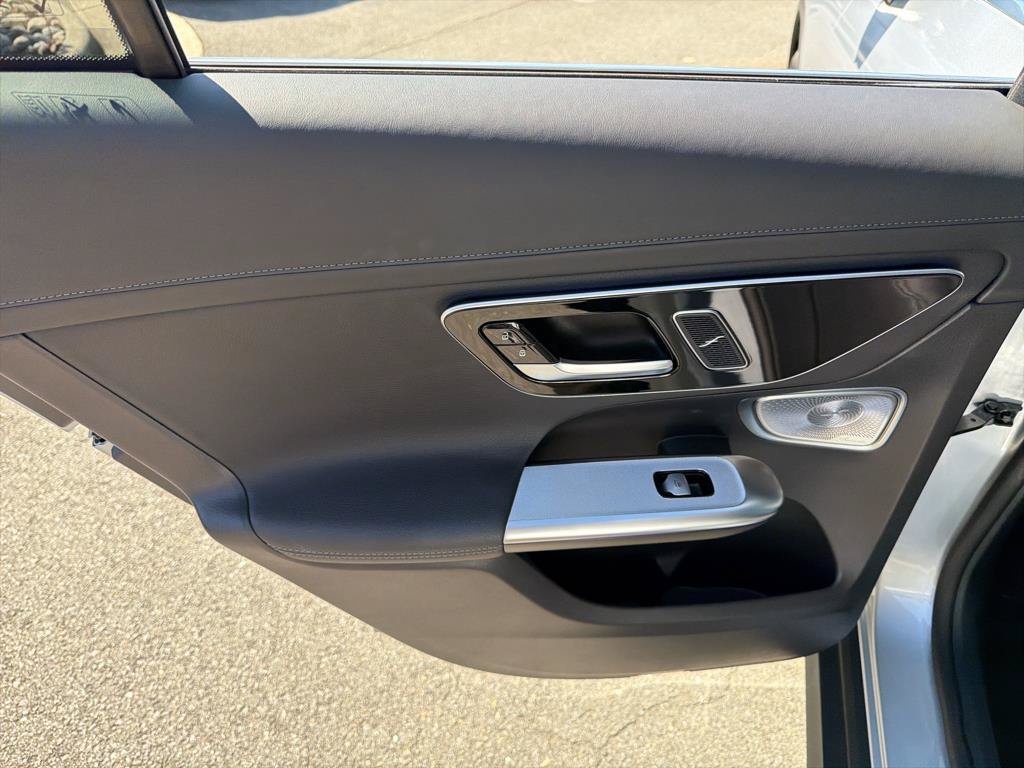 Used 2023 Mercedes-Benz GLC 300 4MATIC image 23