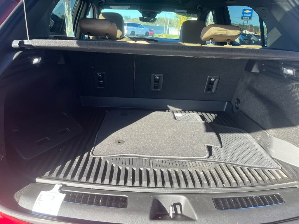 Used 2025 Cadillac XT4 Premium Luxury w/ Technology Package image 24