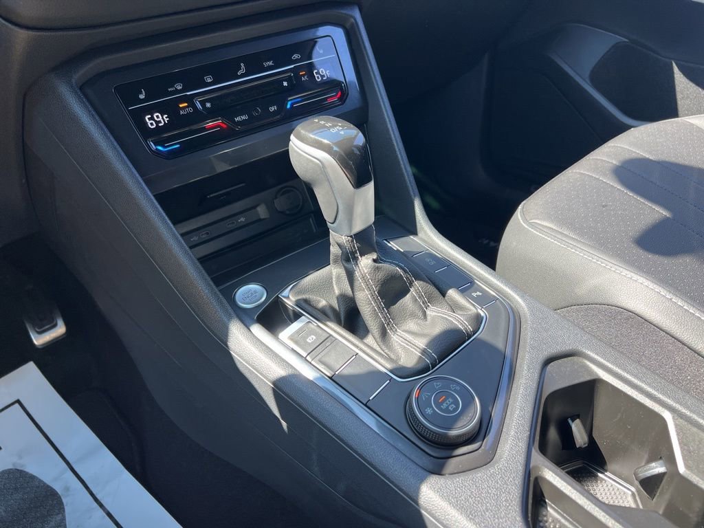 Certified 2024 Volkswagen Tiguan SE R-Line AWD/4WD image 19
