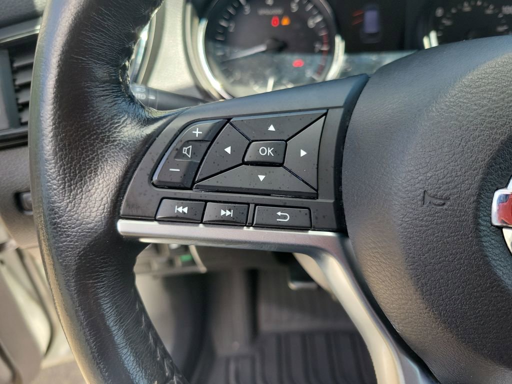 Used 2019 Nissan Rogue SV w/ Premium Package FWD image 25