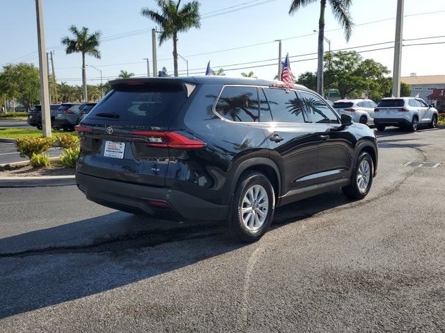Used 2024 Toyota Grand Highlander XLE image 4