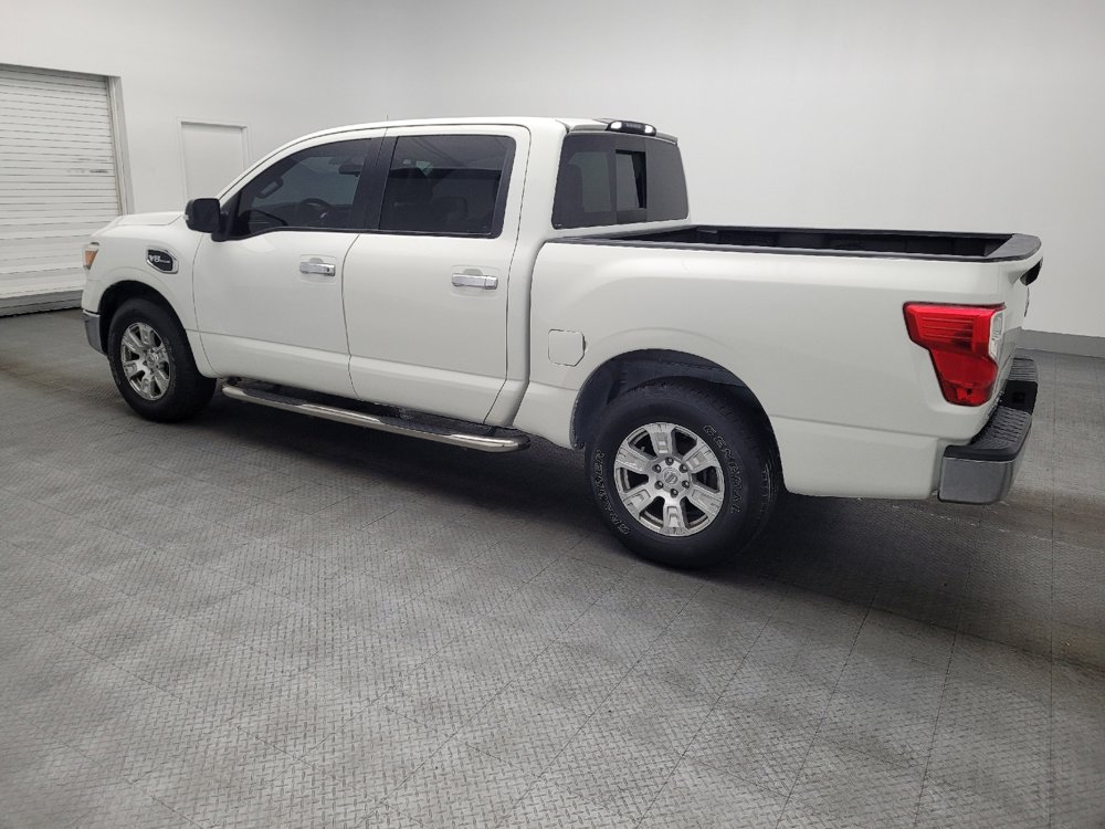Used 2017 Nissan Titan SV RWD image 3