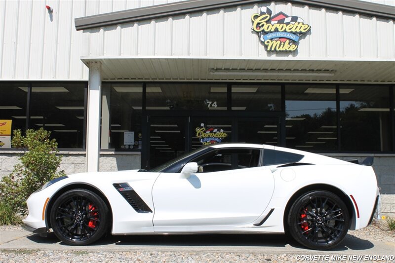 Used 2015 Chevrolet Corvette Z06 w/ 3LZ Preferred Equipment Group RWD image 5