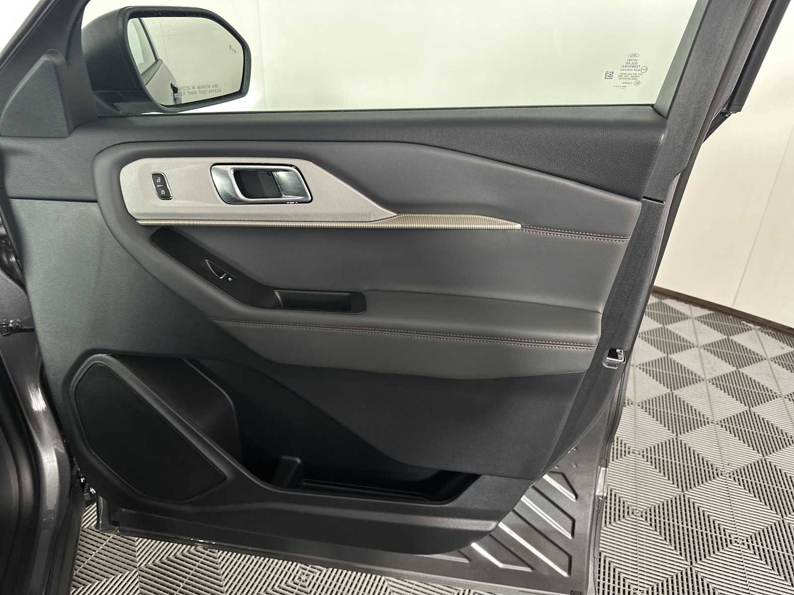 New 2025 Ford Explorer Active w/ Active Comfort Package image 12