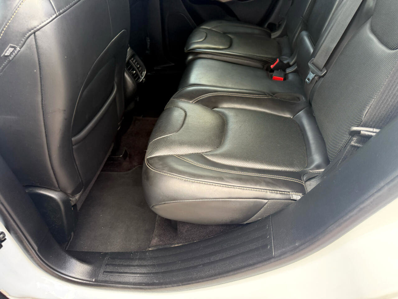 Used 2017 Jeep Cherokee High Altitude w/ Luxury Group image 50