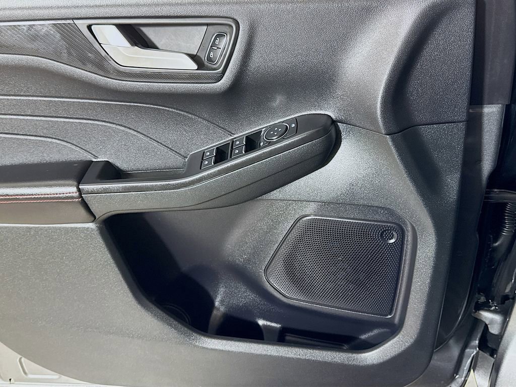 Used 2025 Ford Escape ST-Line AWD/4WD image 15