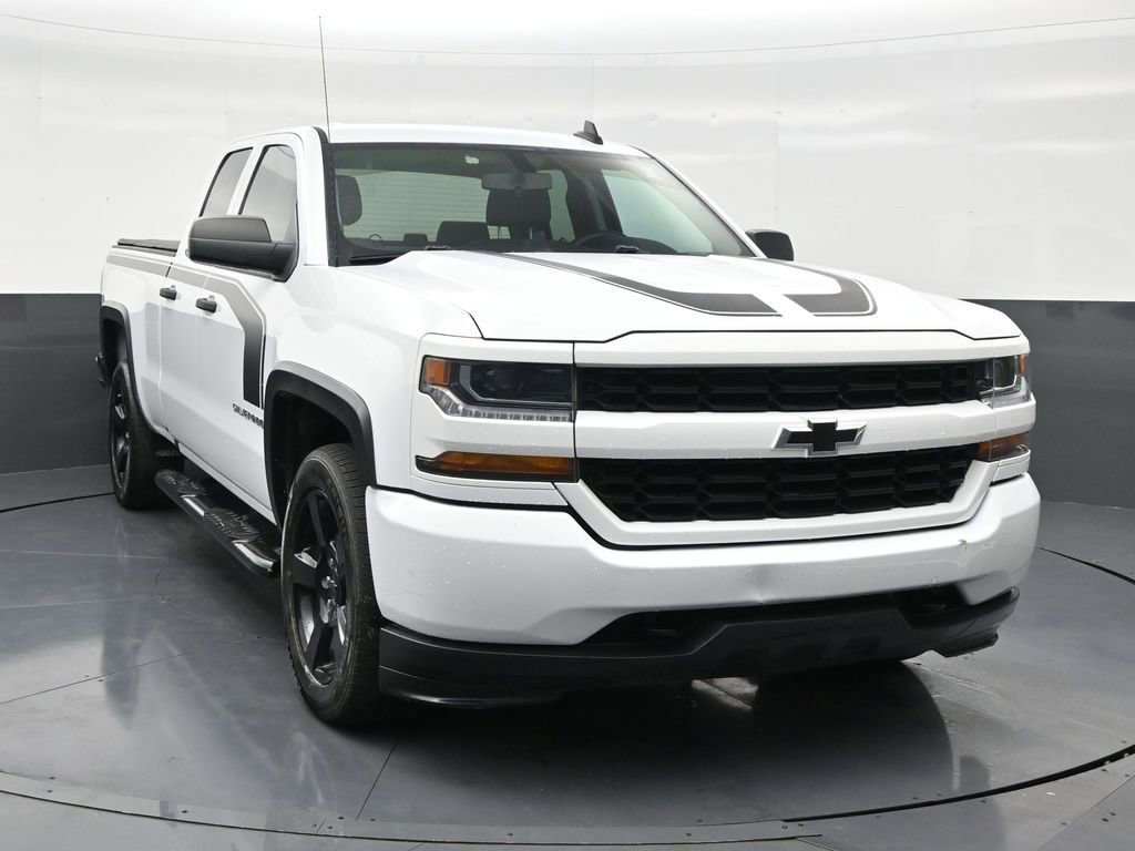 Used 2018 Chevrolet Silverado 1500 Custom w/ Custom Value Package RWD image 7