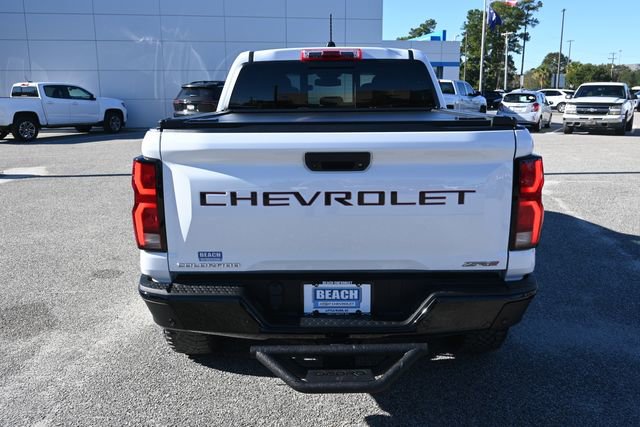 Used 2024 Chevrolet Colorado ZR2 w/ ZR2 Convenience Package III image 4