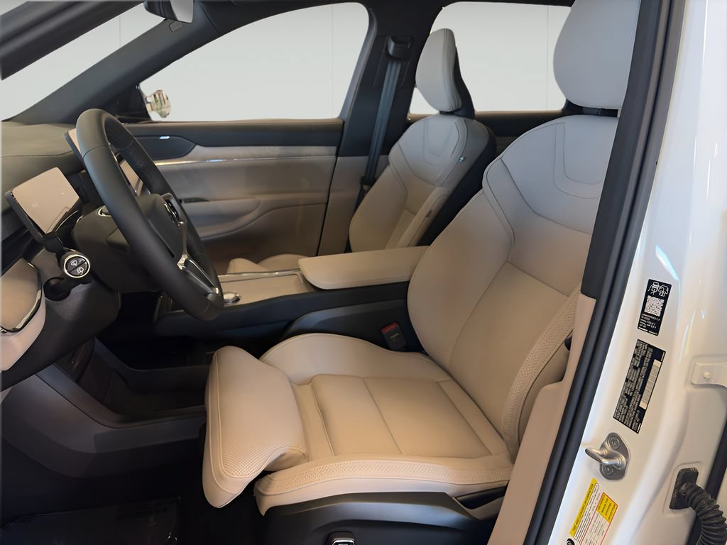 New 2026 Volvo EX90 Plus RWD image 7
