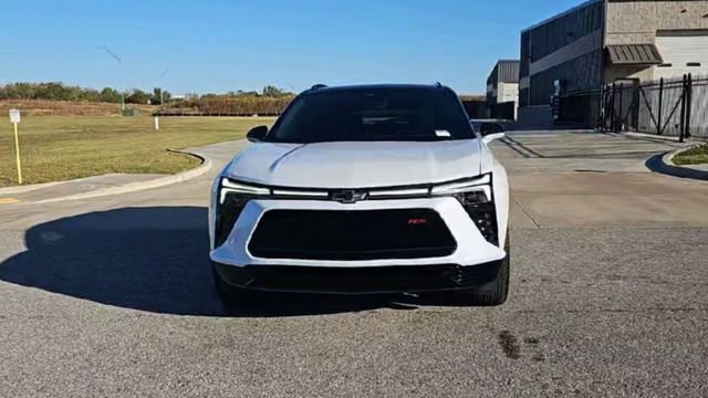 New 2026 Chevrolet Blazer EV RS FWD image 3