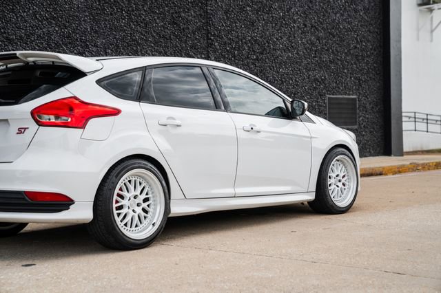 Used 2016 Ford Focus ST image 41