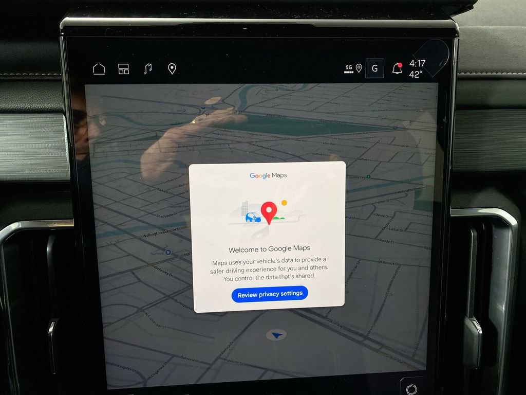 Used 2025 GMC Acadia Elevation w/ Elevation Premium Package image 18