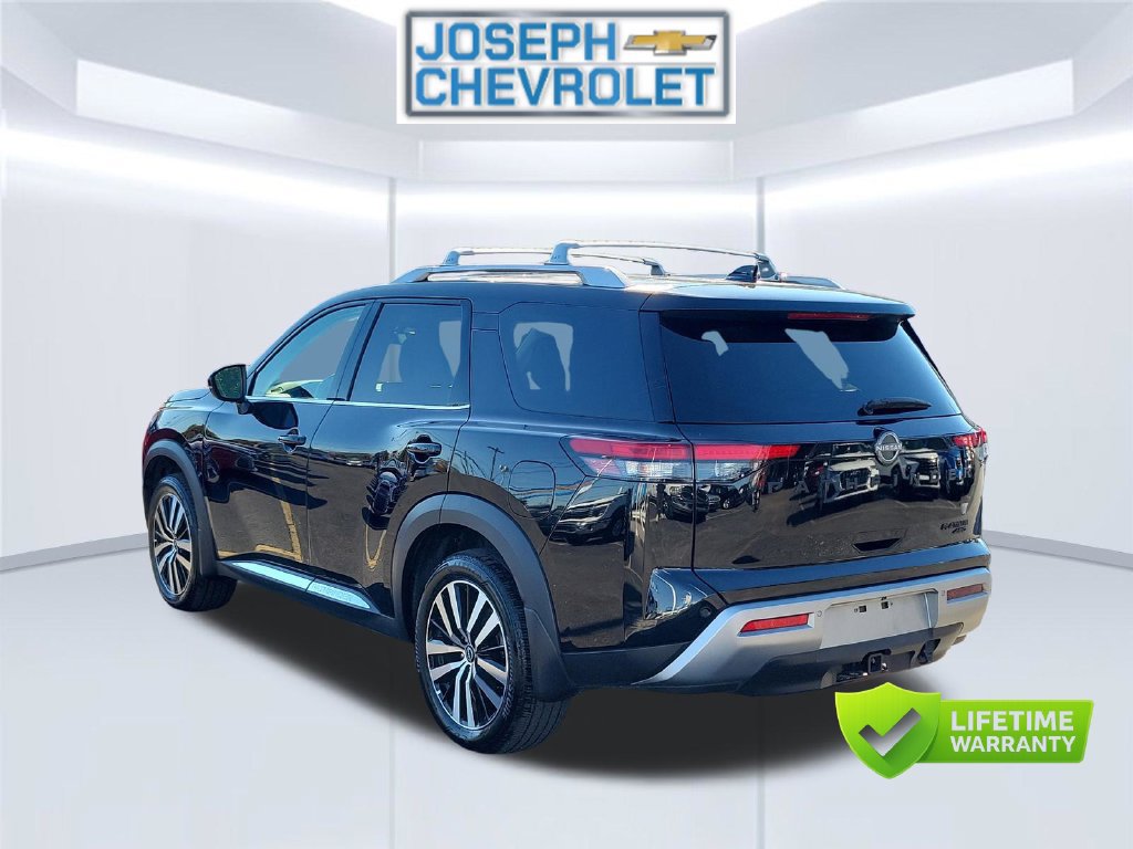 Used 2025 Nissan Pathfinder Platinum w/ Lighting Package (N92) AWD/4WD image 5