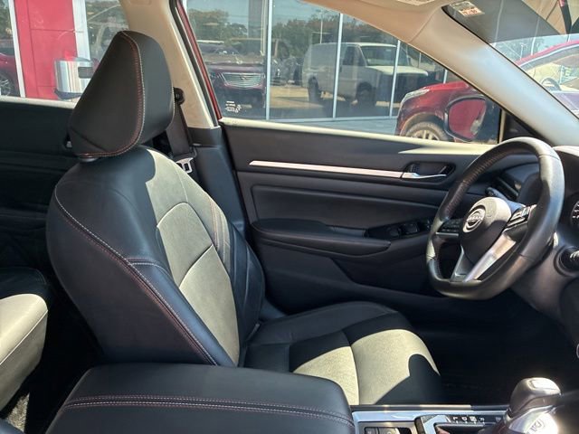 Used 2024 Nissan Altima 2.0 SR FWD image 10