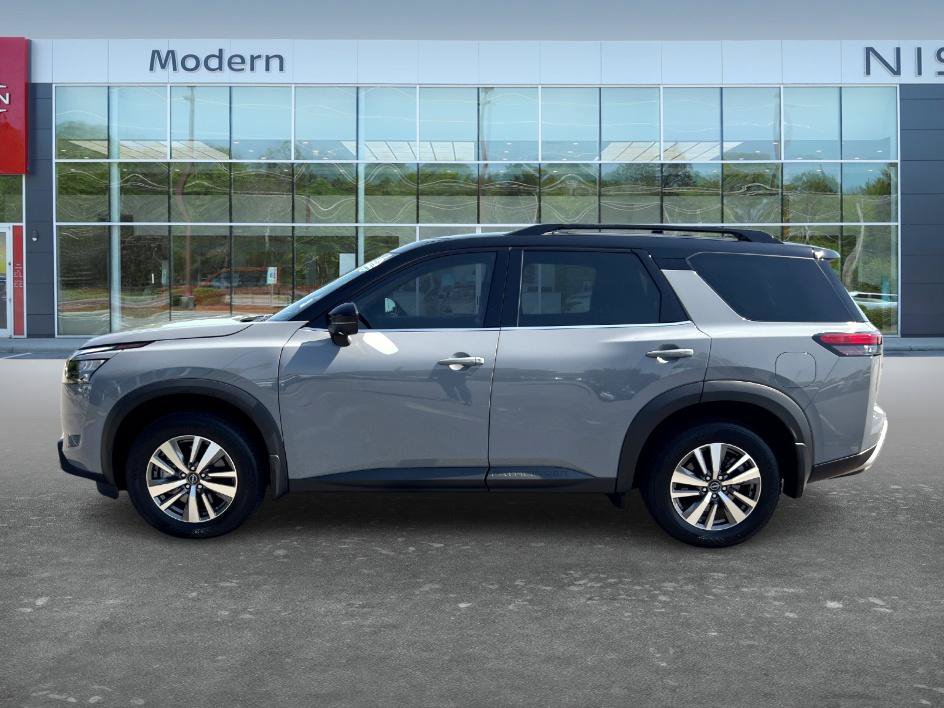 Certified 2025 Nissan Pathfinder SL FWD image 8