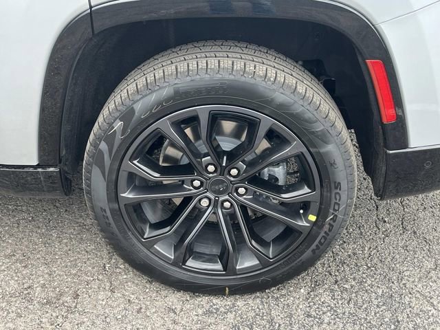 New 2026 Jeep Grand Wagoneer Summit w/ Premium Group III image 11