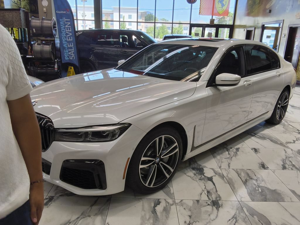 Used 2021 BMW 750i xDrive w/ Executive Package AWD/4WD image 4