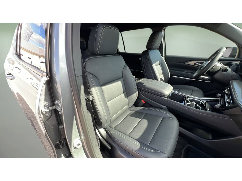 New 2026 Chevrolet Traverse LT w/ Driver Confidence Package AWD/4WD image 32