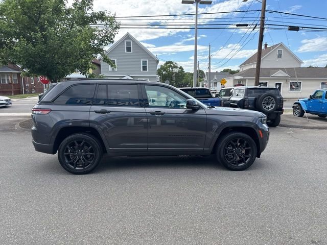 Used 2024 Jeep Grand Cherokee Limited 4xe AWD/4WD image 5