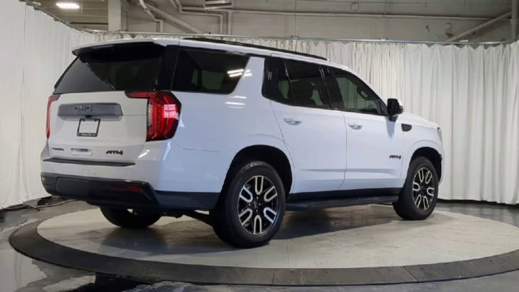 Used 2023 GMC Yukon AT4 w/ Technology Package image 10