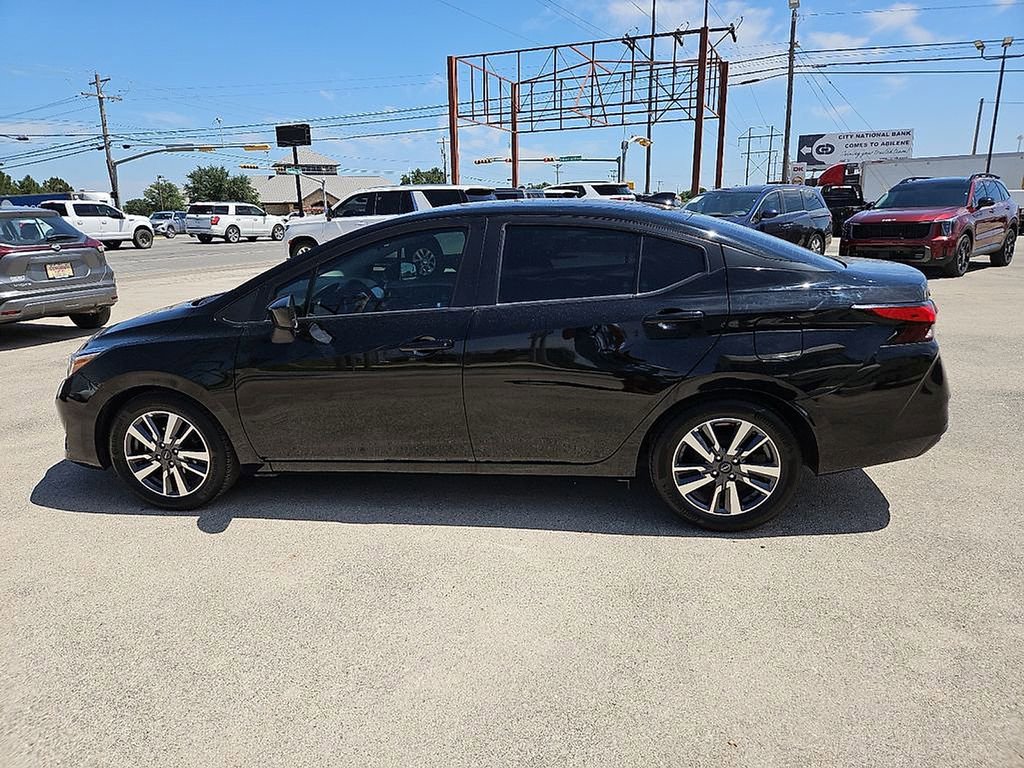 Used 2023 Nissan Versa SV FWD image 3