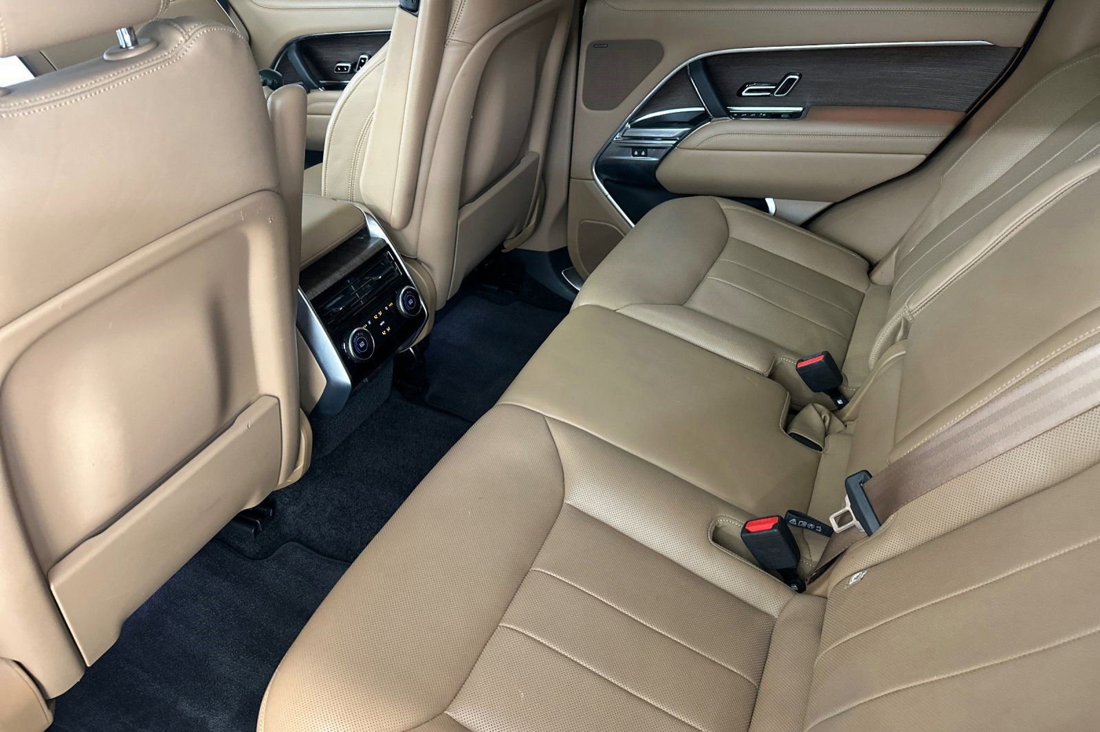 Used 2023 Land Rover Range Rover SE image 29