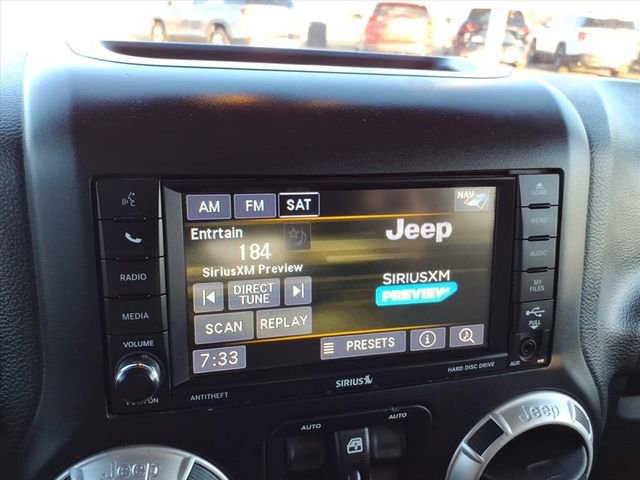 Used 2018 Jeep Wrangler Unlimited Sahara w/ Connectivity Group image 30