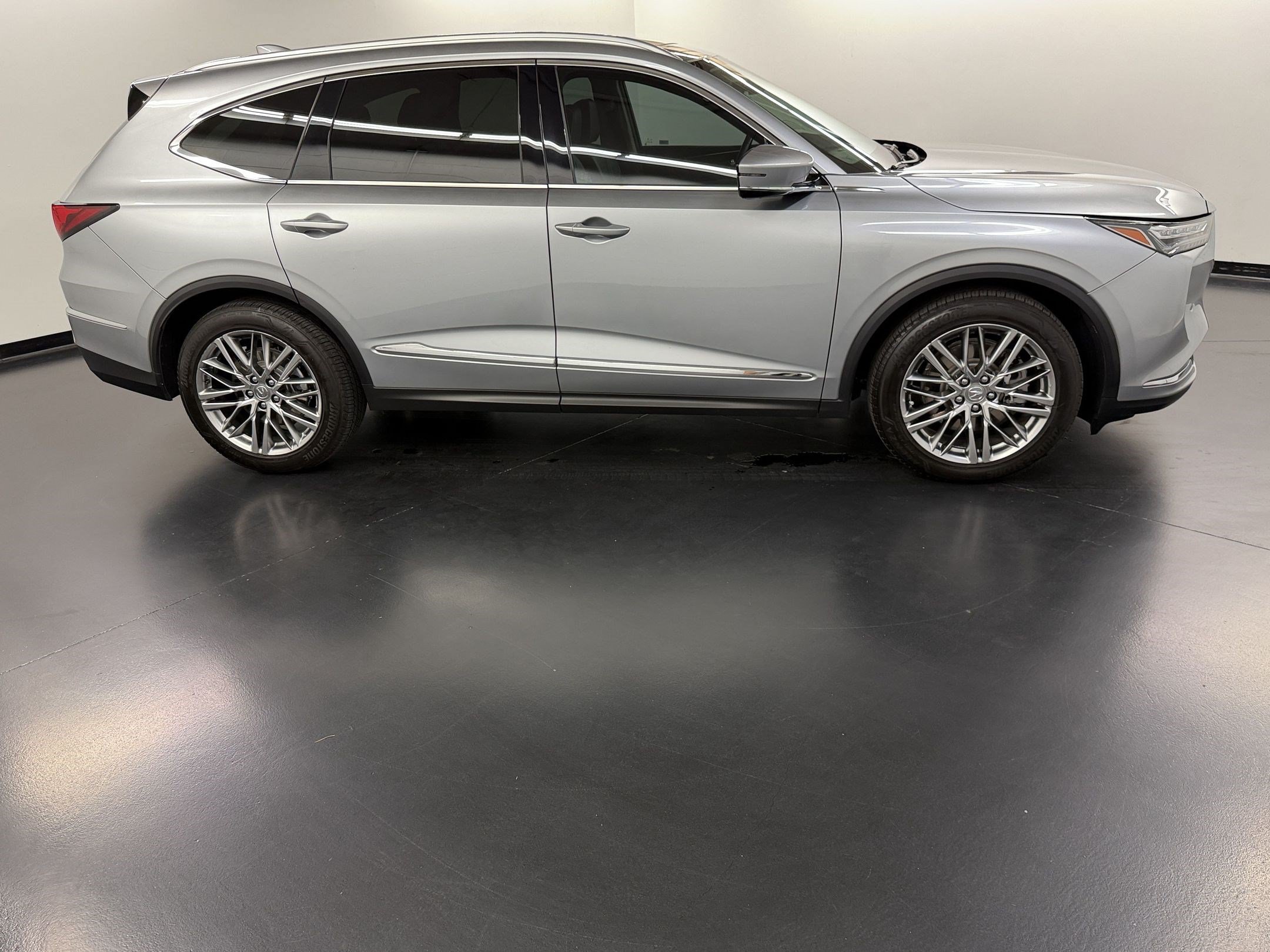 Used 2024 Acura MDX w/ Advance Package AWD/4WD image 8