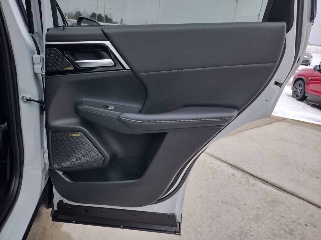 New 2026 Mitsubishi Outlander SE image 31