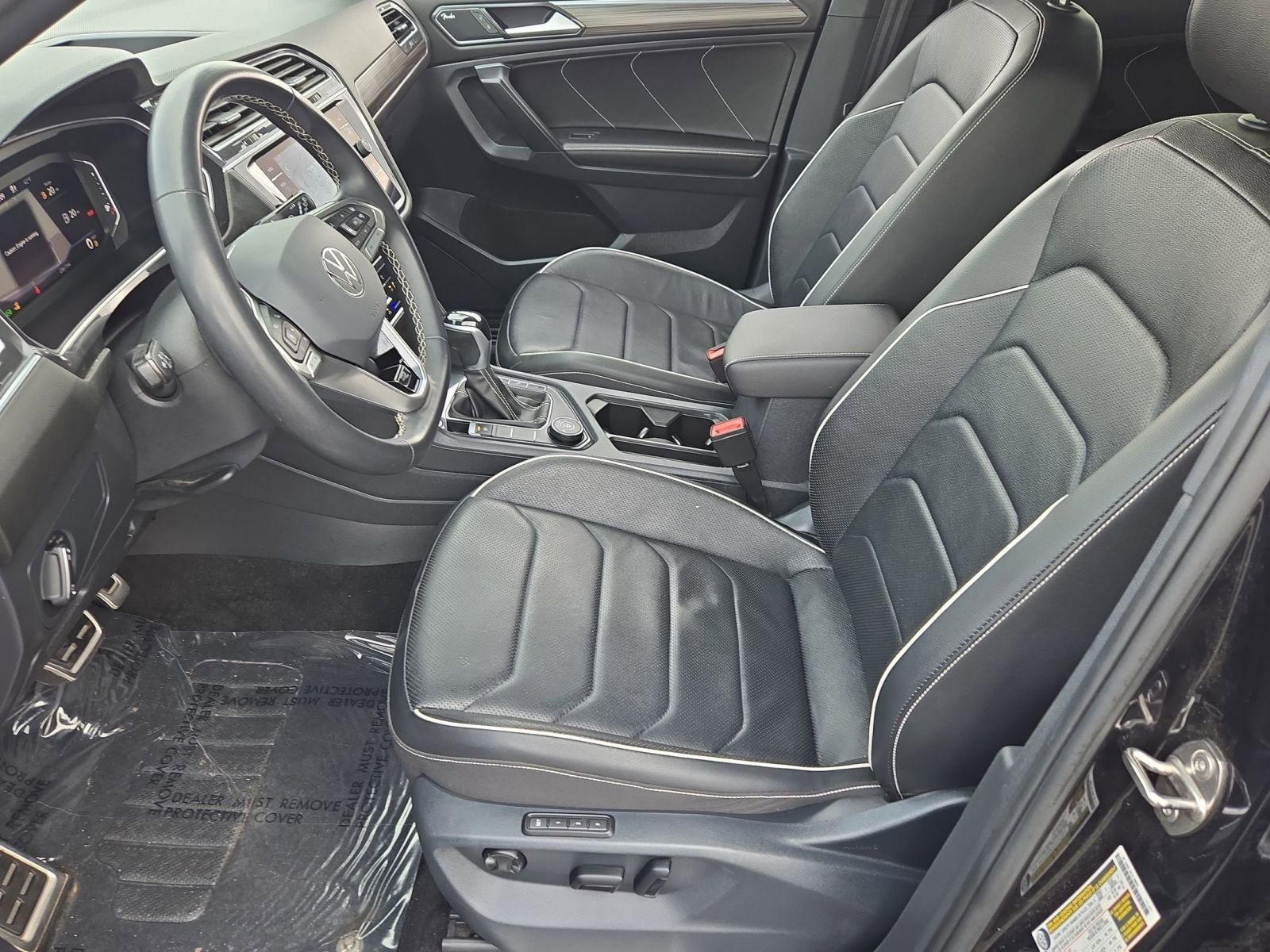 Used 2023 Volkswagen Tiguan SEL R-Line image 4