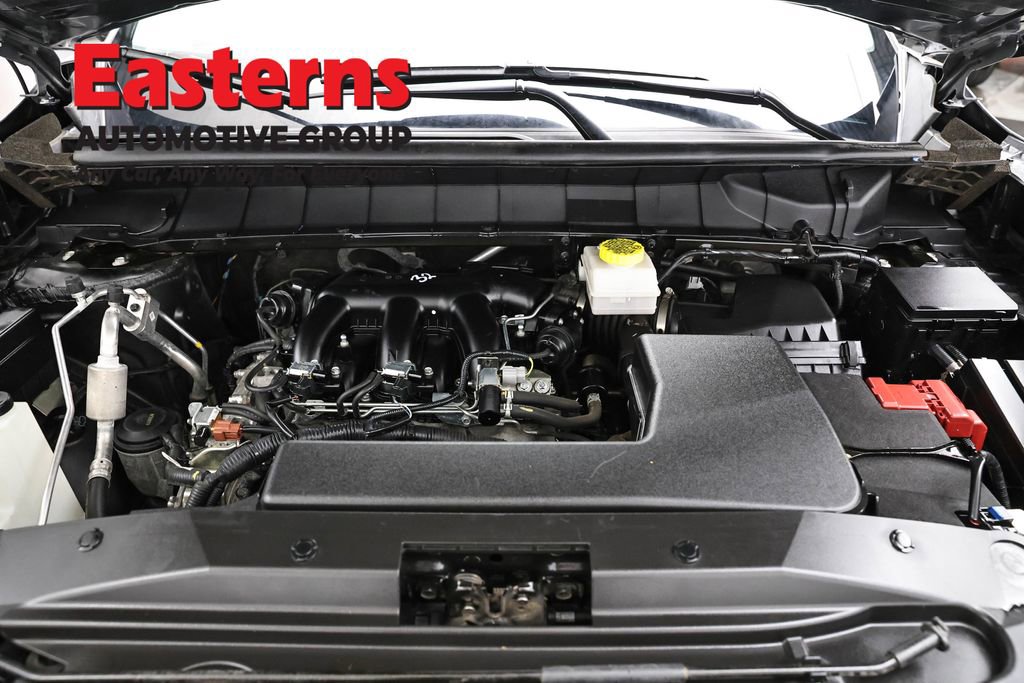 Used 2024 Nissan Pathfinder SV image 7