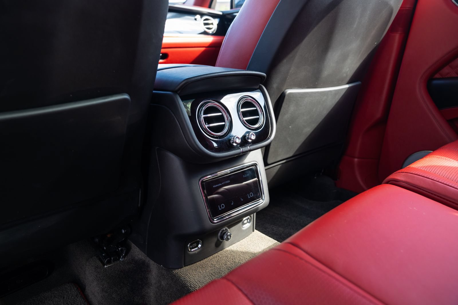 Used 2021 Bentley Bentayga AWD/4WD image 83