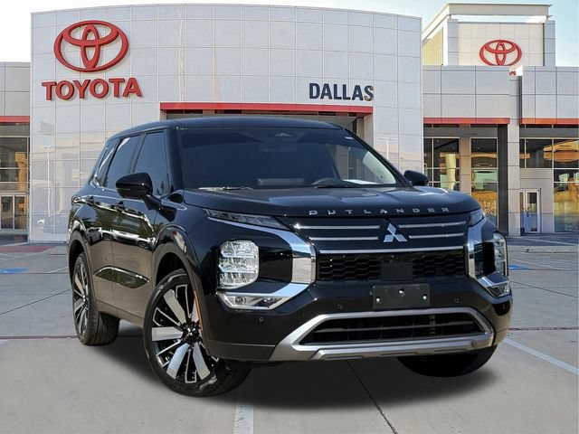 Used 2025 Mitsubishi Outlander SE